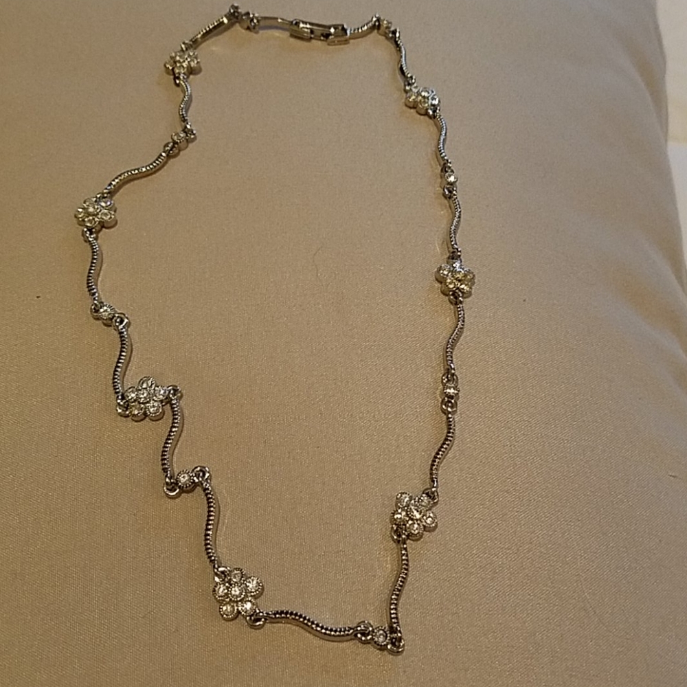 Ladies necklace